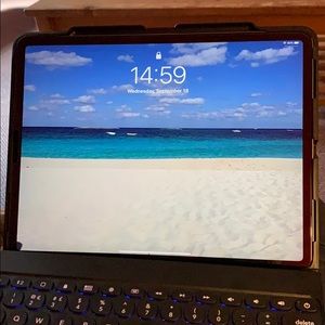 12.9 iPad Pro with zagg keyboard/case